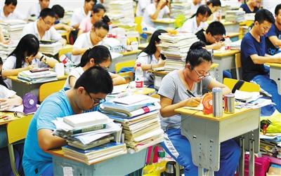 学生报高考“保过班”未过线 校方持旷课记录拒退费